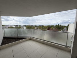 
                                                                                        Location
                                                                                         Studio lumineux avec terrasse dans résidence