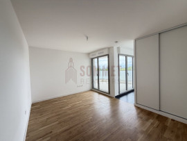 
                                                                                        Location
                                                                                         Studio lumineux avec terrasse dans résidence