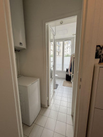 
                                                                                        Location
                                                                                         Studio lumineux avec vue dégagée