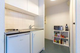 
                                                                                        Location
                                                                                         Studio lumineux dans résidence avec concierge