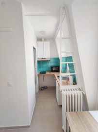 
                                                                                        Location
                                                                                         Studio lumineux et calme