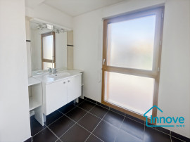 
                                                                                        Vente
                                                                                         Studio lumineux et récent