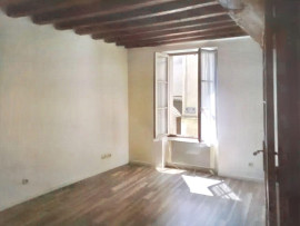 
                                                                                        Location
                                                                                         Studio lumineux et sécurisé