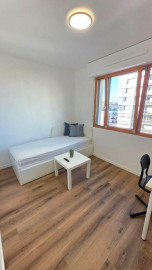
                                                                                        Location
                                                                                         Studio lumineux refait à neuf 15,3 m² à Clichy