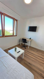 
                                                                                        Location
                                                                                         Studio lumineux refait à neuf 15,3 m² à Clichy
