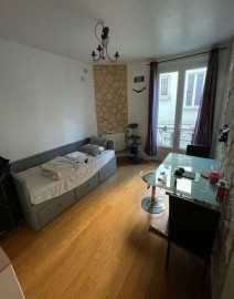 
                                                                                        Location
                                                                                         Studio meublé 10 rue lamarck à 100 m du sacré