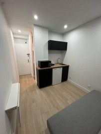 
                                                                                        Location
                                                                                         Studio meublé 11m² calme et très lumineux