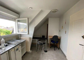 
                                                                                        Location
                                                                                         Studio meublé 12m² quartier rue de Nantes