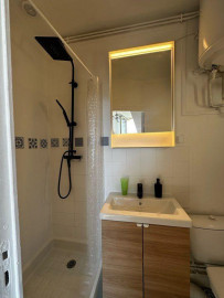 
                                                                                        Location
                                                                                         Studio meublé 12m² refait à neuf