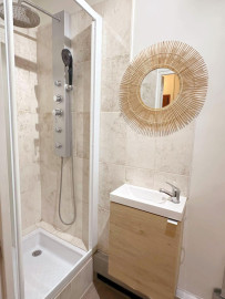 
                                                                                        Location
                                                                                         Studio meublé 16m² RER A - Ligne L - Tennis