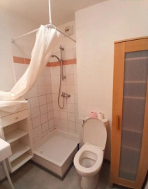 
                                                                                        Location
                                                                                         Studio meublé 17m²  très propre