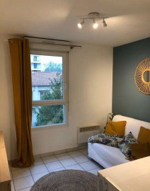 
                                                                                        Location
                                                                                         Studio meublé 18m² du 15 déc 2024 au 30 juin 2025