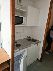 
                                                                                        Location
                                                                                         Studio meublé 18m² proche fac