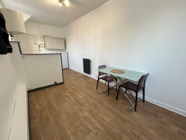 Location
Studio meublé 18m2 à 2min de la gare