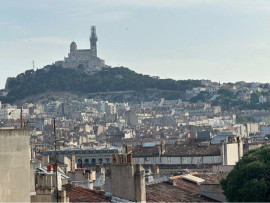
                                                                                        Location
                                                                                         Studio meublé 20 m² avec vue exceptionnelle