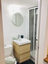 
                                                                                        Location
                                                                                         Studio meublé 20m² lumineux refait à neuf