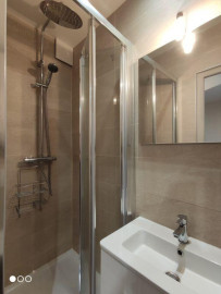 
                                                                                        Location
                                                                                         Studio meublé 20m² Place d'Aligre, Paris 12e