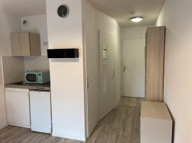 
                                                                                        Location
                                                                                         Studio meublé 20m2 Orléans centre