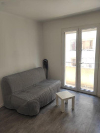 
                                                                                        Location
                                                                                         Studio meublé 21m²