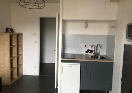 
                                                                                        Location
                                                                                         Studio meublé 21m² refait à neuf