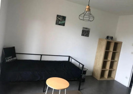 
                                                                                        Location
                                                                                         Studio meublé 21m² refait à neuf