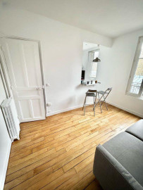 
                                                                                        Location
                                                                                         Studio meublé 21m2 refait à neuf Metro Billancourt