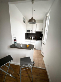 
                                                                                        Location
                                                                                         Studio meublé 21m2 refait à neuf Metro Billancourt