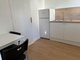 
                                                                                        Location
                                                                                         Studio meublé 22m2 complétement rénové