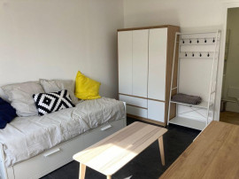 
                                                                                        Location
                                                                                         Studio meublé 25 m2 refait à neuf