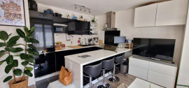 
                                                                                        Location
                                                                                         Studio meublé 29 m² – Haut de Buc, calme, proche V
