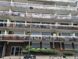 
                                                                                        Location
                                                                                         Studio meublé 29m2 Gambetta Paris 20