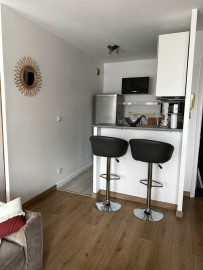 
                                                                                        Location
                                                                                         Studio meublé 30 m², balcon, parking, ascenseur