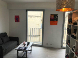 
                                                                                        Location
                                                                                         Studio meublé 30m² Plein centre Cours Langlet