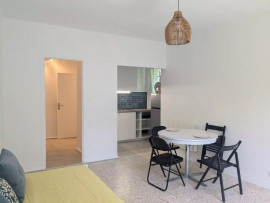 
                                                                                        Location
                                                                                         Studio meublé 31 m²