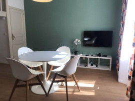 
                                                                                        Location
                                                                                         Studio meublé 34 m² quartier du Panier