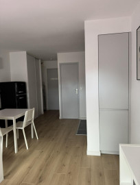 
                                                                                        Location
                                                                                         Studio meublé