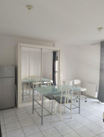 
                                                                                        Location
                                                                                         Studio meublé à louer