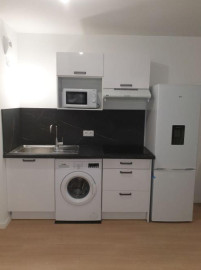 
                                                                                        Location
                                                                                         Studio meublé à louer