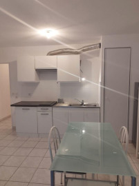 
                                                                                        Location
                                                                                         Studio meublé à louer