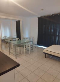 
                                                                                        Location
                                                                                         Studio meublé à louer