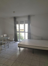 
                                                                                        Location
                                                                                         Studio meublé à louer