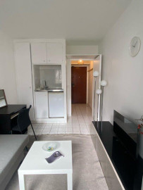
                                                                                        Location
                                                                                         Studio meublé à louer