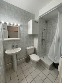 
                                                                                        Location
                                                                                         Studio meublé à louer
