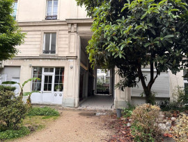 
                                                                                        Location
                                                                                         Studio meublé à louer
