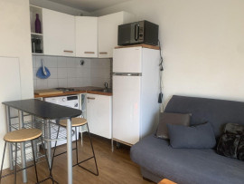 
                                                                                        Location
                                                                                         Studio meublé à louer