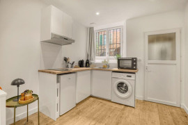 
                                                                                        Location
                                                                                         Studio meublé aux carmes