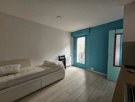 
                                                                                        Location
                                                                                         Studio meublé avec balcon  – Disponible de su