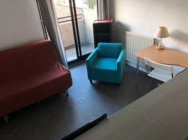 
                                                                                        Location
                                                                                         Studio meublé avec balcon et lave-linge