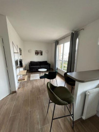 
                                                                                        Location
                                                                                         Studio meublé avec grand balcon sud