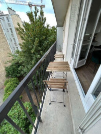 
                                                                                        Location
                                                                                         Studio meublé avec grand balcon sud